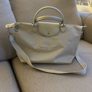 Longchamp Le Pliage Neo Medium size in silver, crossbody bag, good condition